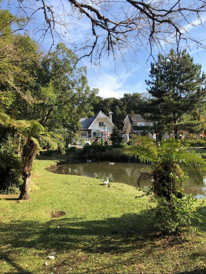 Apto Amplo e Aconchegante Próximo ao Lago Negro Gramado Exterior foto